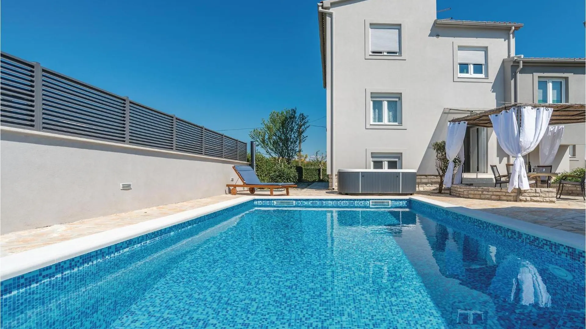 2 Bedroom Gorgeous Home In Zadar