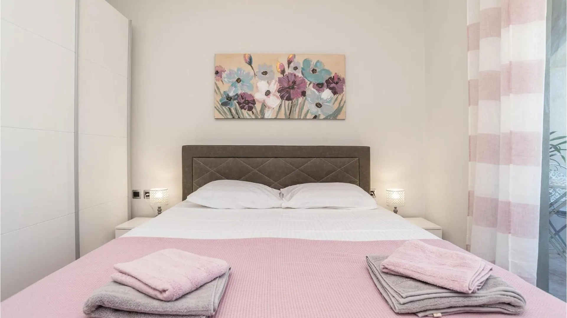 2 Bedroom Gorgeous Home In Zadar 0*,