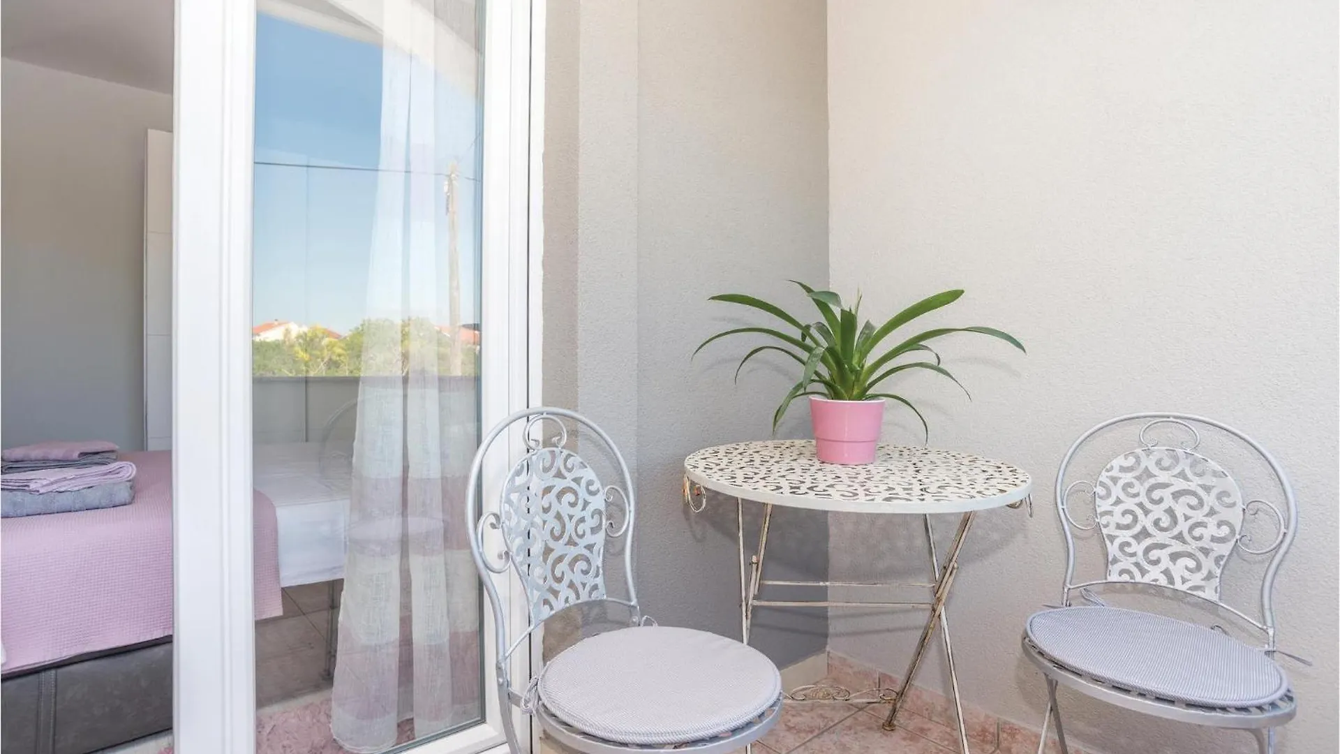2 Bedroom Gorgeous Home In Zadar Holiday home