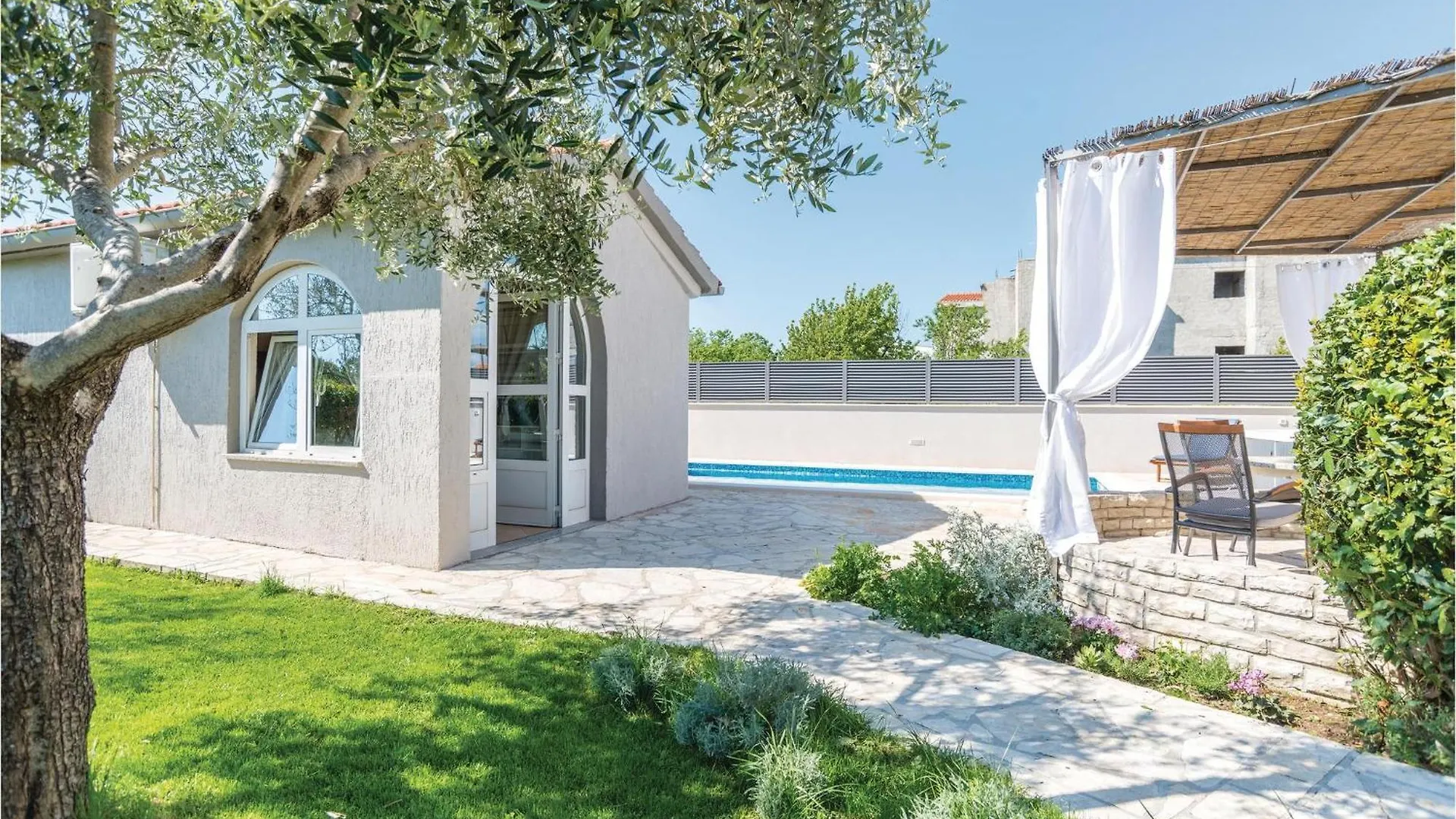 2 Bedroom Gorgeous Home In Zadar 0*,