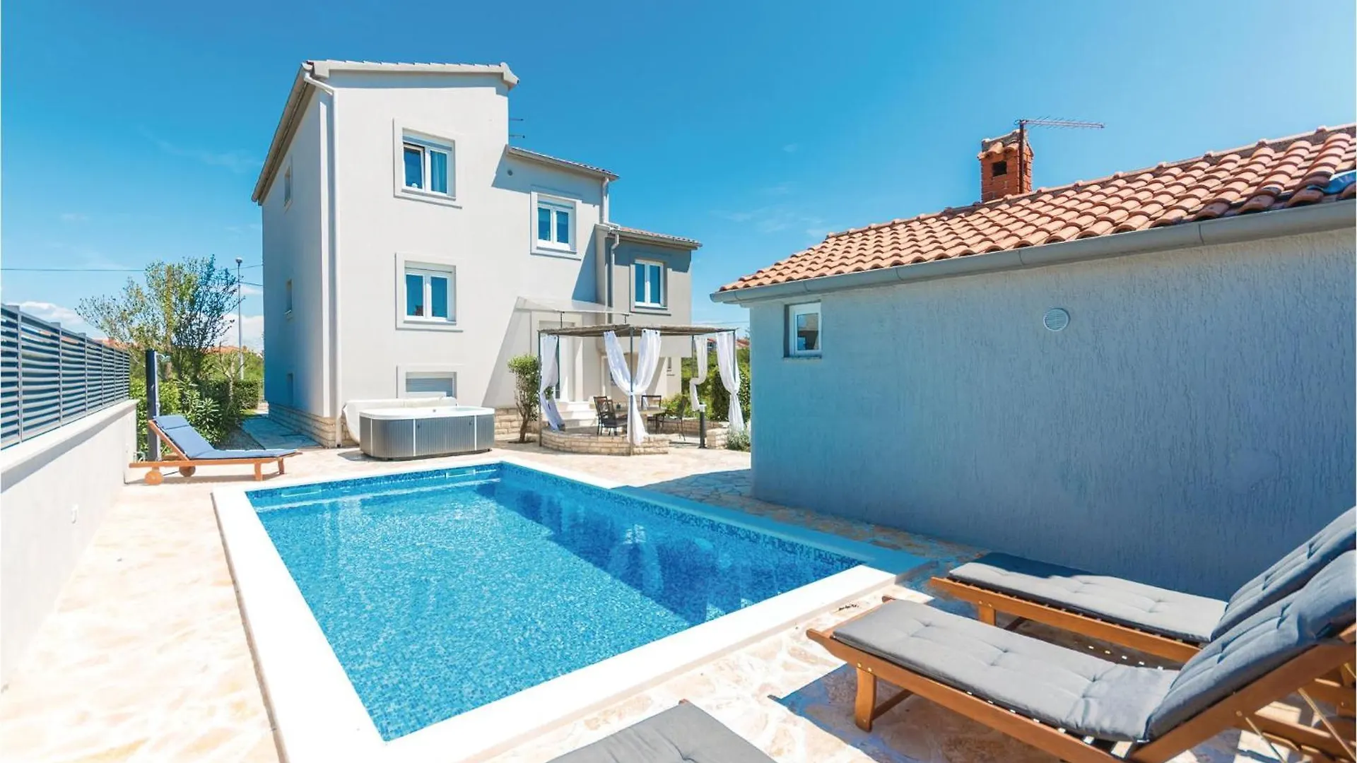 2 Bedroom Gorgeous Home In Zadar
